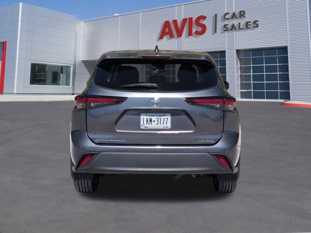 Used 2024 Toyota Highlander LE image 7