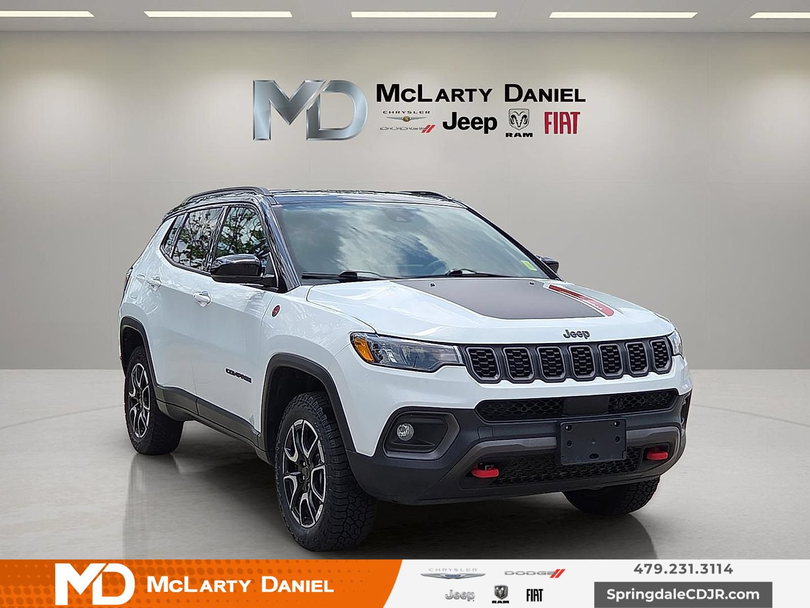 Used 2025 Jeep Compass Trailhawk AWD/4WD image 1