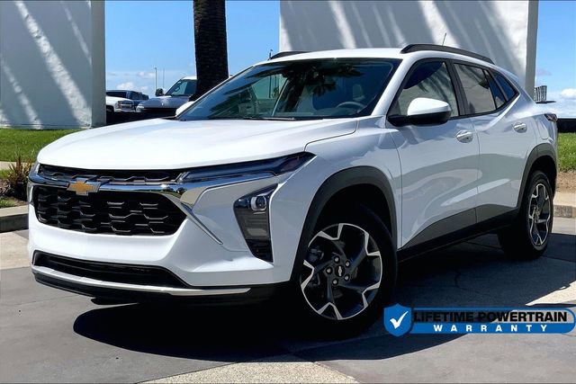 New 2025 Chevrolet Trax LT w/ Driver Confidence Package FWD image 1