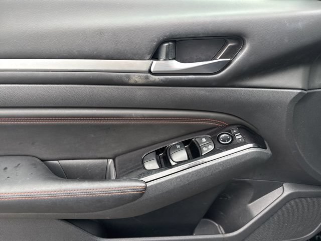 Used 2023 Nissan Altima 2.5 SR AWD/4WD image 10