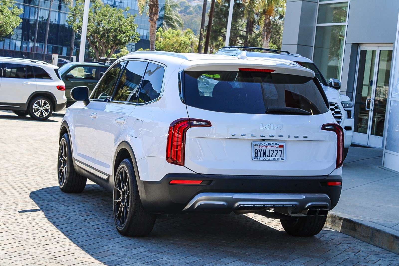 Used 2022 Kia Telluride EX w/ EX Premium Package FWD image 9