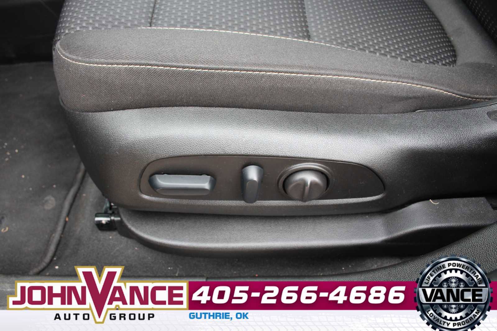 Used 2023 GMC Acadia SLE w/ Driver Convenience Package image 26