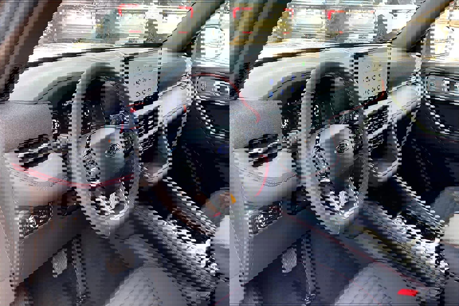 New 2026 Ford Explorer ST-Line w/ ST-Line Street Pack image 8