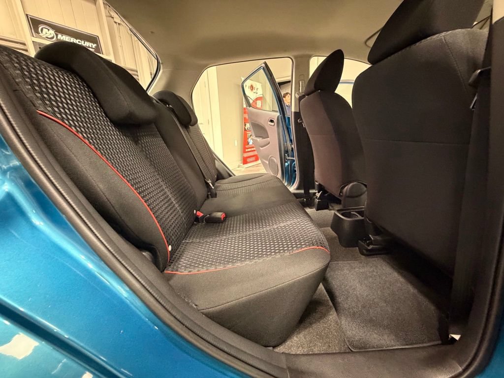 Used 2011 MAZDA MAZDA2 Touring FWD image 41