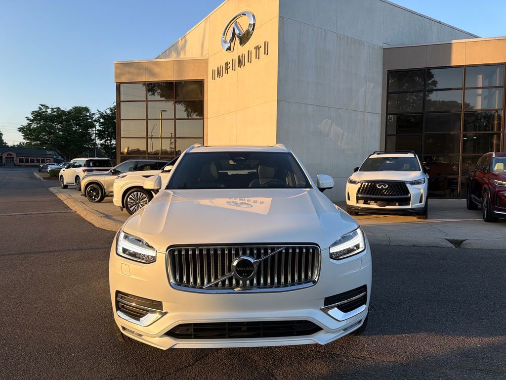 Used 2023 Volvo XC90 B6 Ultimate w/ Protection Package Premier AWD/4WD image 3