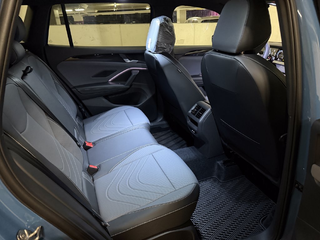 New 2026 Volkswagen Tiguan SE R-Line AWD/4WD image 25
