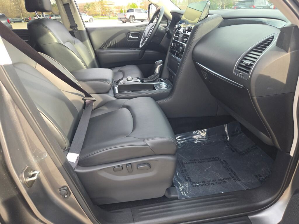 Used 2024 Nissan Armada SV image 7
