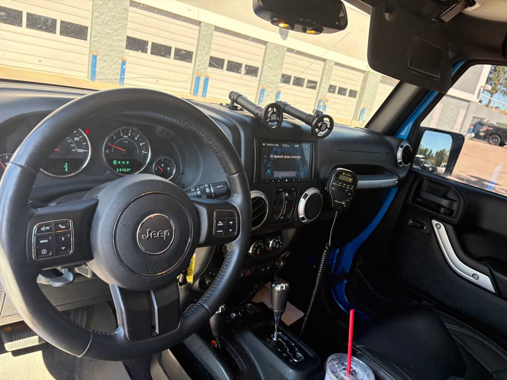Used 2016 Jeep Wrangler Unlimited Rubicon w/ Connectivity Group AWD/4WD image 17