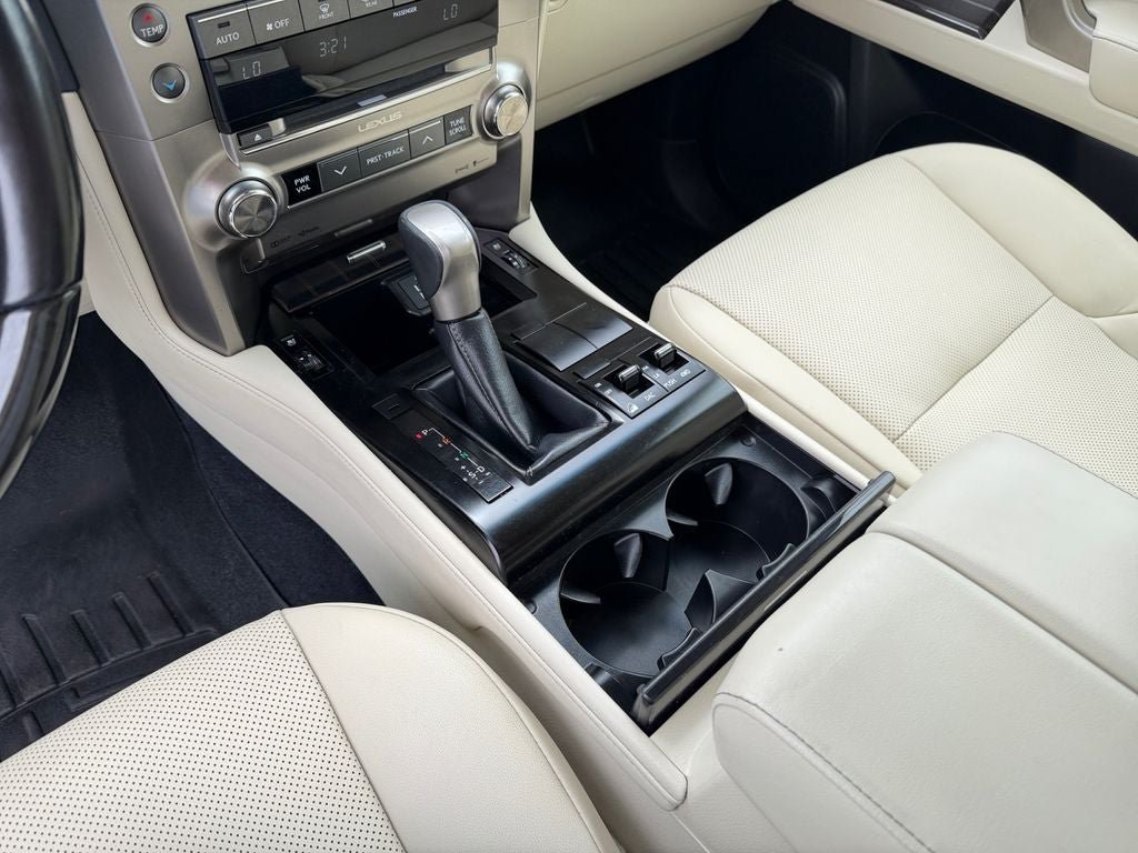 Used 2020 Lexus GX 460 Premium w/ Premium Package AWD/4WD image 18