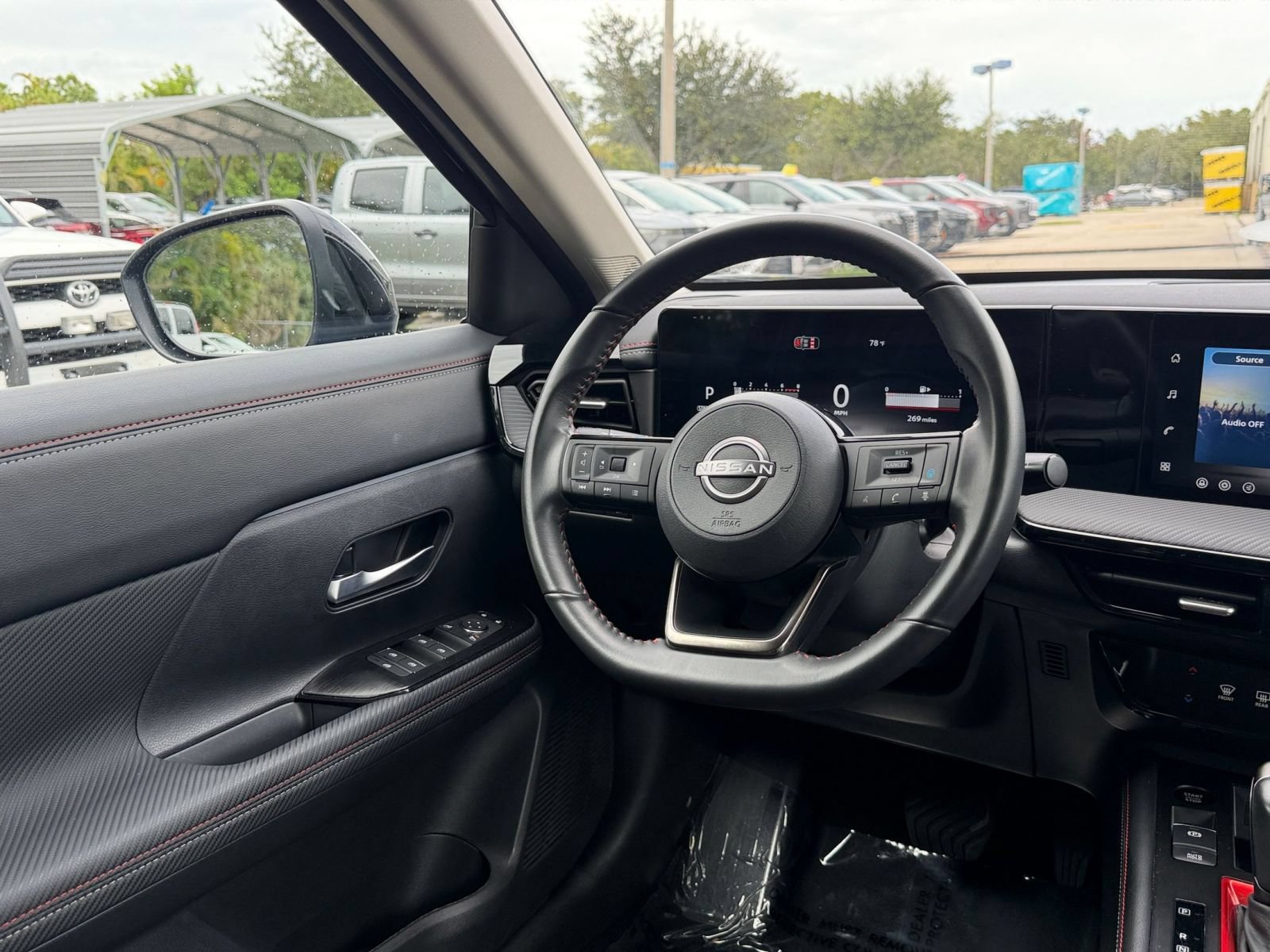 Used 2026 Nissan Kicks SR FWD image 28
