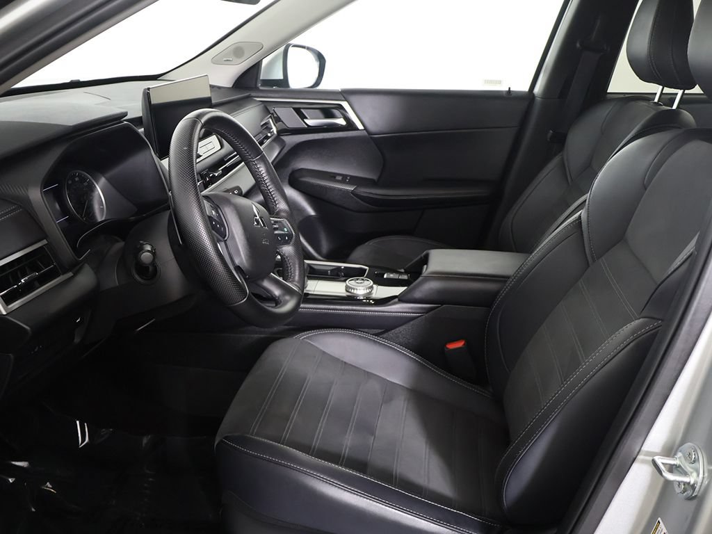 Used 2025 Mitsubishi Outlander SE FWD image 26