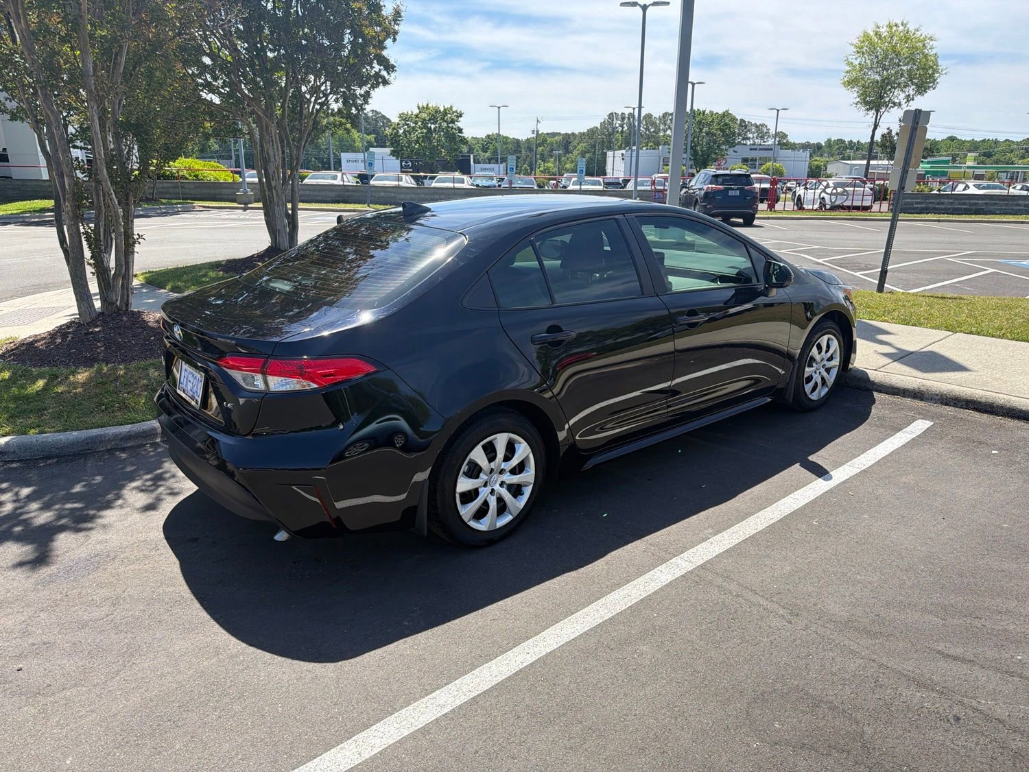 Used 2025 Toyota Corolla LE FWD image 6