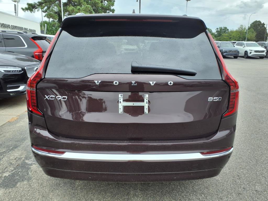 New 2025 Volvo XC90 B5 Core w/ Climate Package image 4