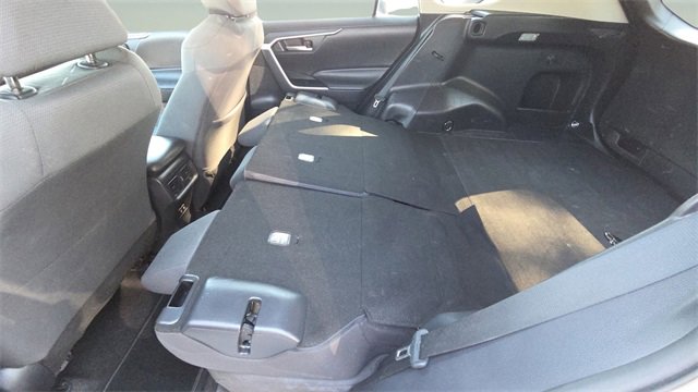 Used 2021 Toyota RAV4 XLE image 20