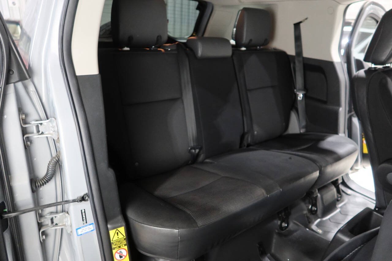 Used 2014 Toyota FJ Cruiser 4WD w/ Convenience Package image 15