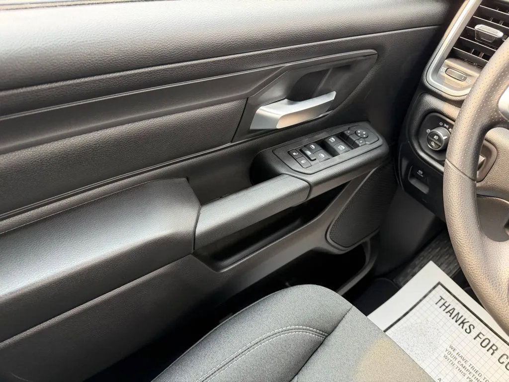 New 2026 RAM 1500 Express AWD/4WD image 33