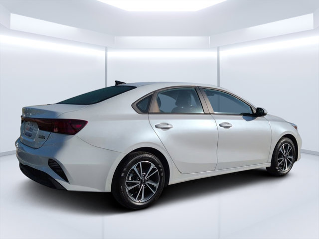 Used 2024 Kia Forte LXS FWD image 3