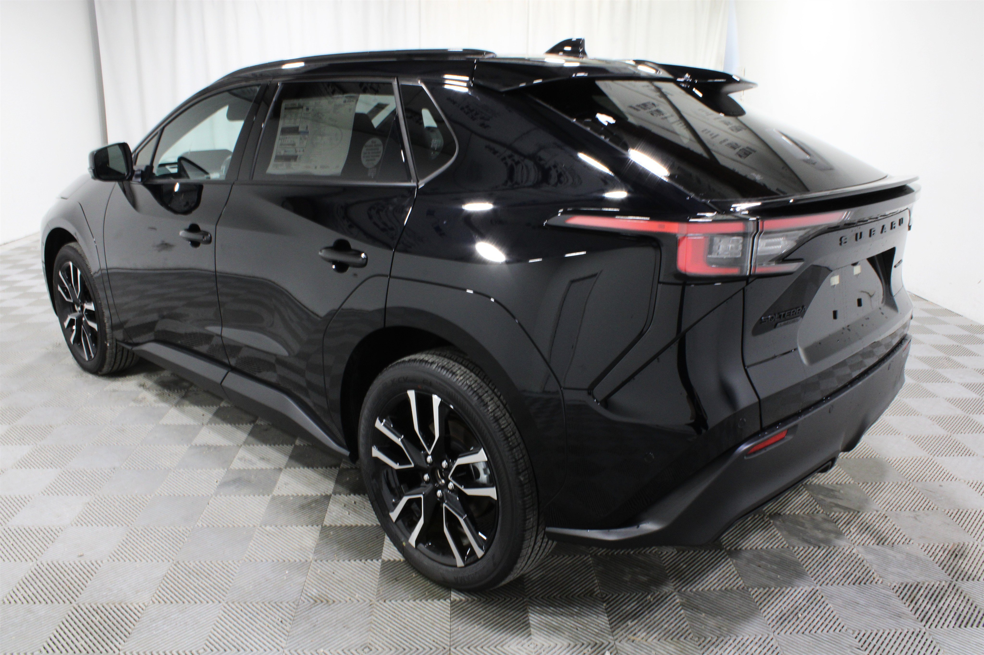 New 2026 Subaru Solterra AWD/4WD image 28