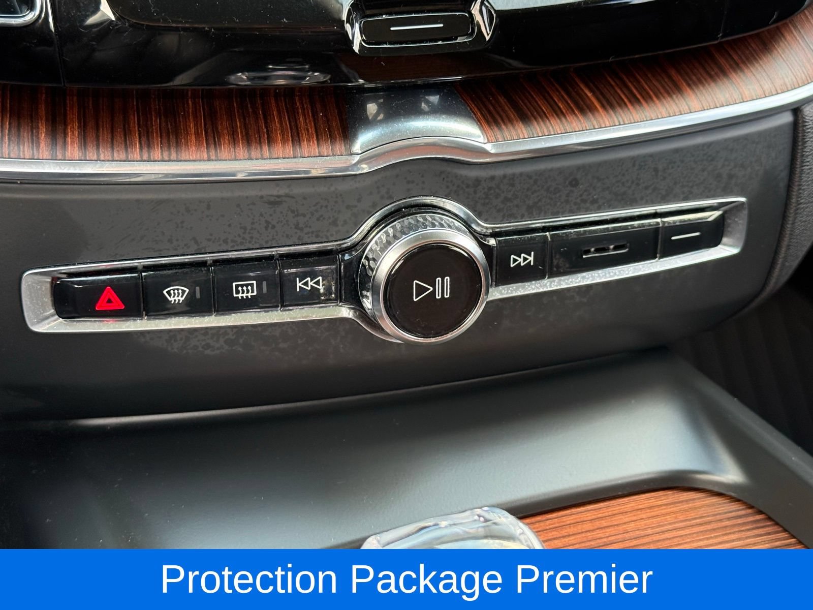 Used 2023 Volvo XC60 B5 Ultimate w/ Climate Package AWD/4WD image 28