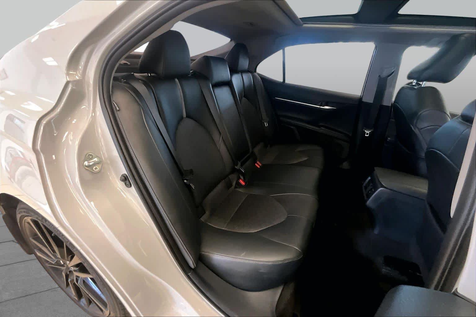 Used 2022 Toyota Camry XSE FWD image 18