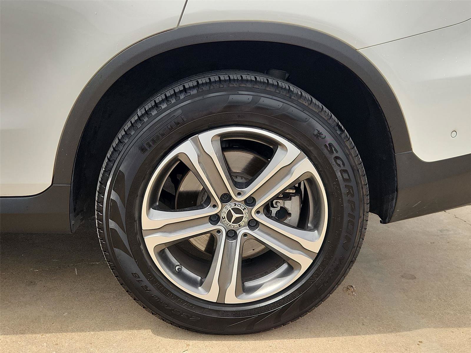 Used 2021 Mercedes-Benz GLC 300 image 32
