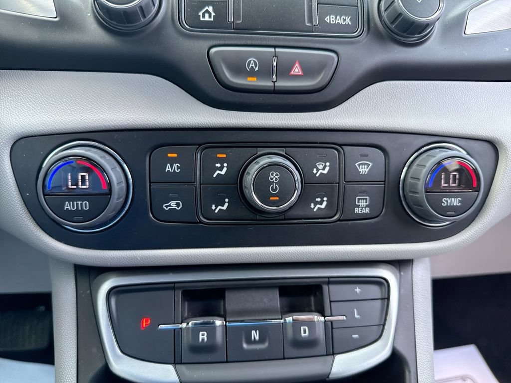 Used 2024 GMC Terrain SLT w/ Infotainment Package II AWD/4WD image 19