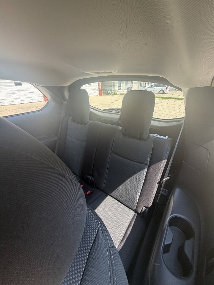 Used 2019 Nissan Pathfinder S AWD/4WD image 16