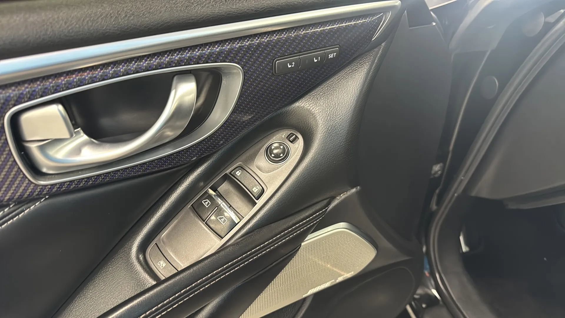 Used 2017 INFINITI Q60 Red Sport 400 AWD/4WD image 20