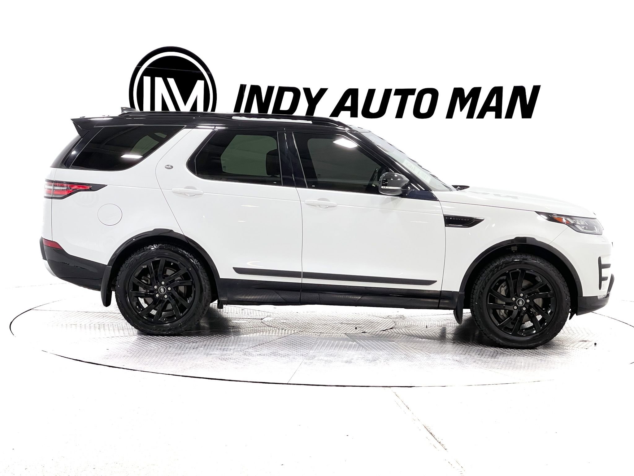 Used 2020 Land Rover Discovery Landmark AWD/4WD image 3