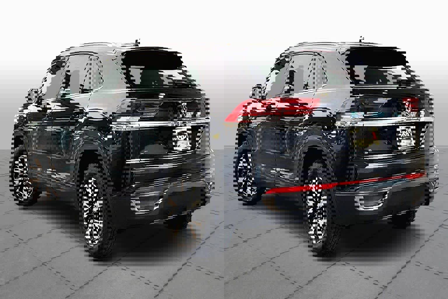 Used 2023 Volkswagen Atlas Cross Sport SE image 12