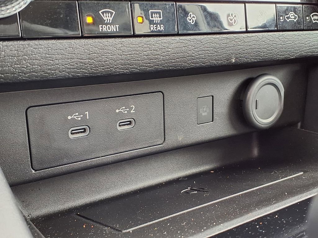 Used 2025 Mitsubishi Outlander SE image 27