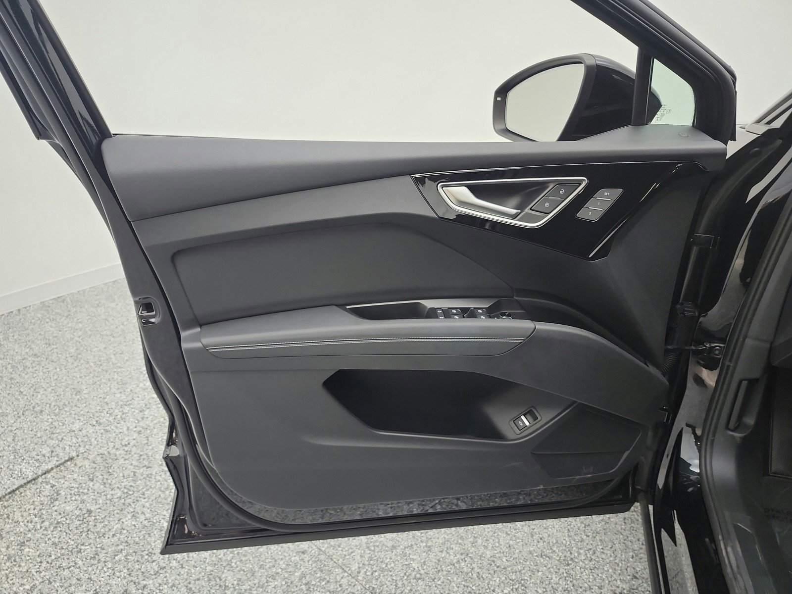 Used 2024 Audi Q4 e-tron Prestige w/ Black Optic Package image 19