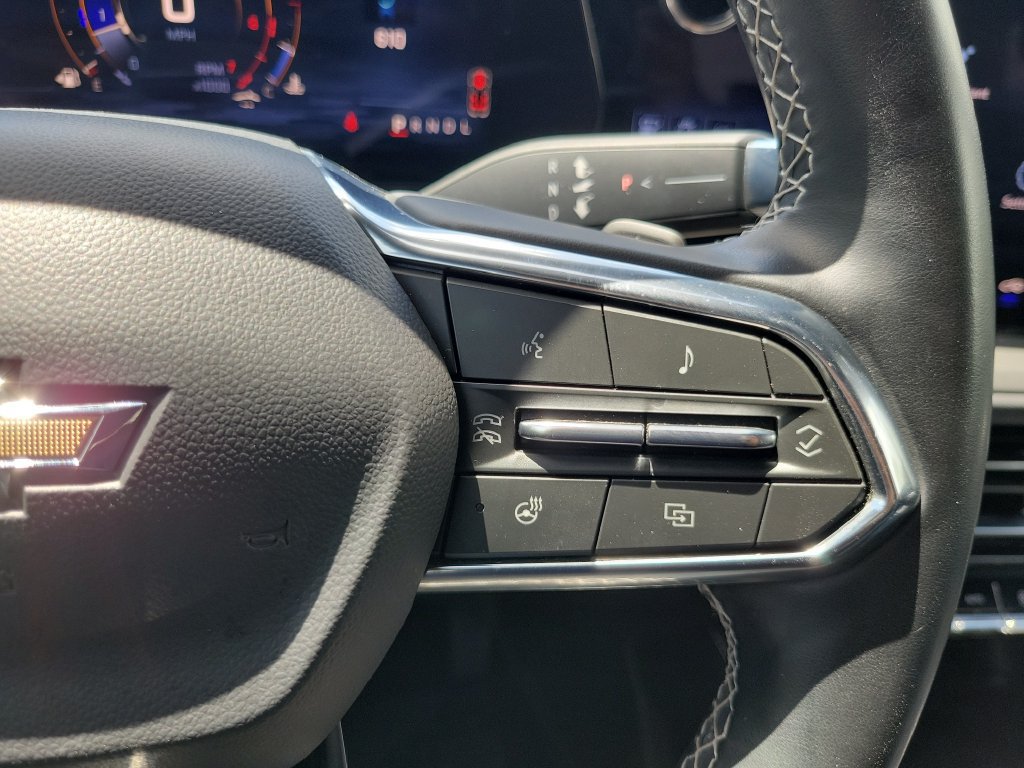 Used 2025 Chevrolet Traverse LT FWD image 32