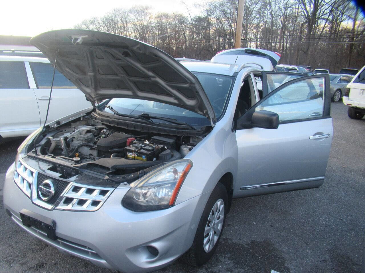 Used 2014 Nissan Rogue S w/ Convenience Package AWD/4WD image 9
