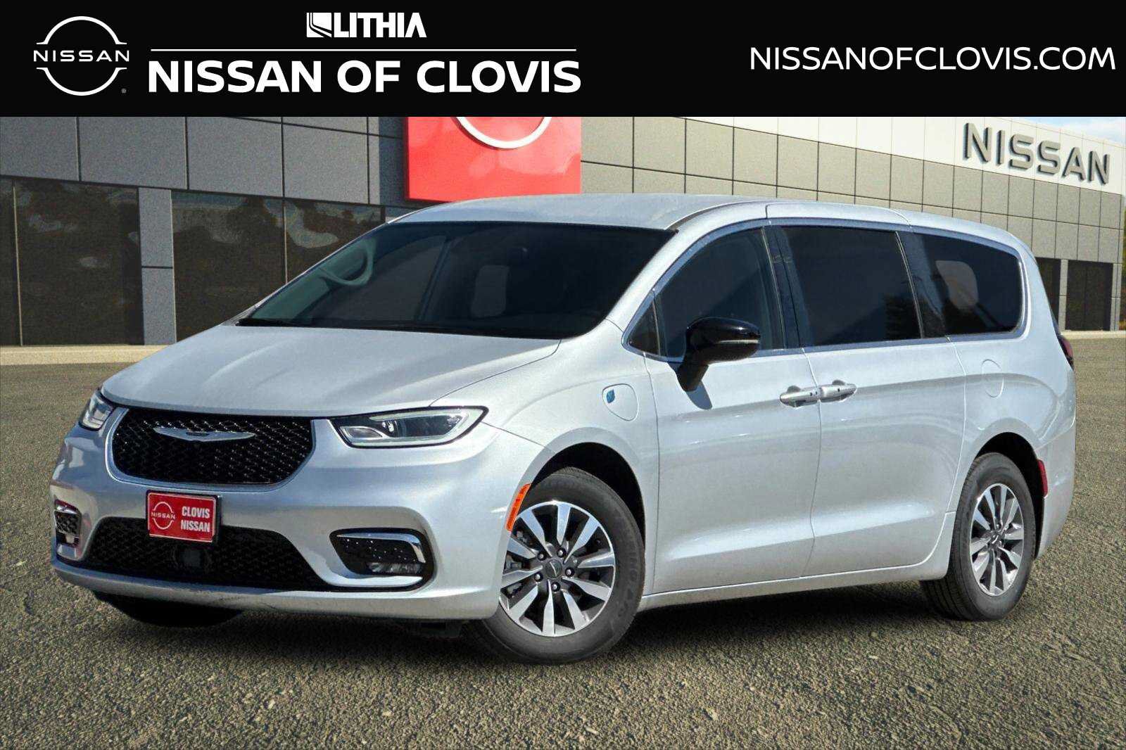 Used 2024 Chrysler Pacifica Limited