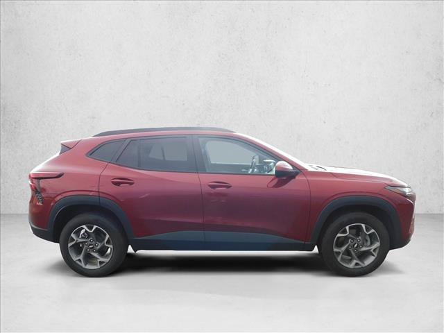 Used 2025 Chevrolet Trax LT FWD image 4