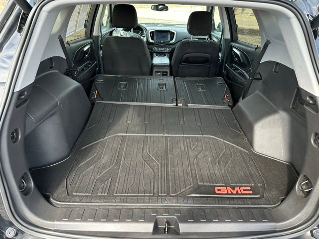 Used 2023 GMC Terrain SLE w/ Driver Convenience Package image 14