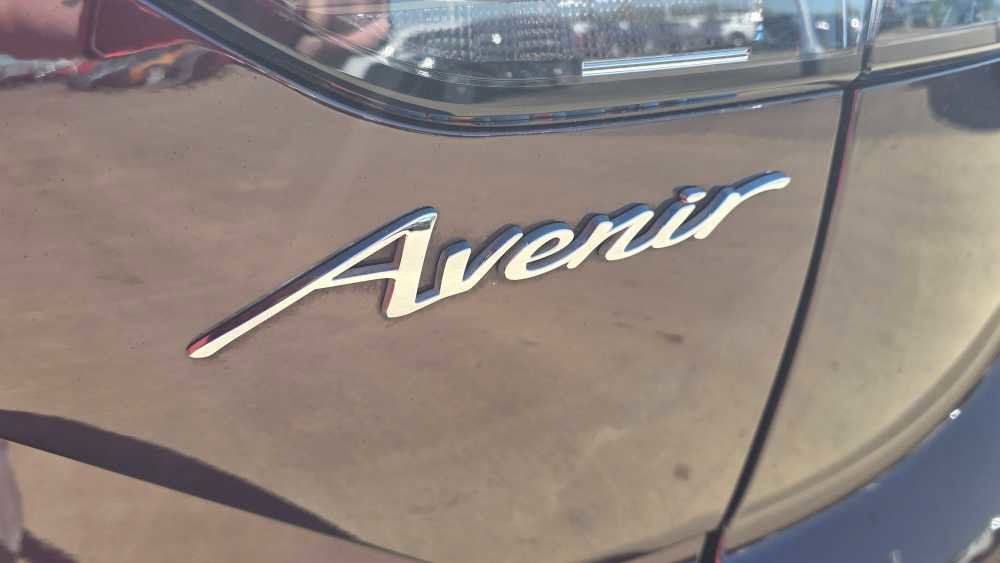 Used 2023 Buick Envision Avenir image 9