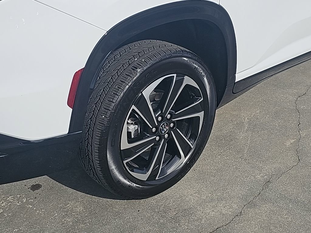 Certified 2025 Buick Enclave Sport Touring image 9