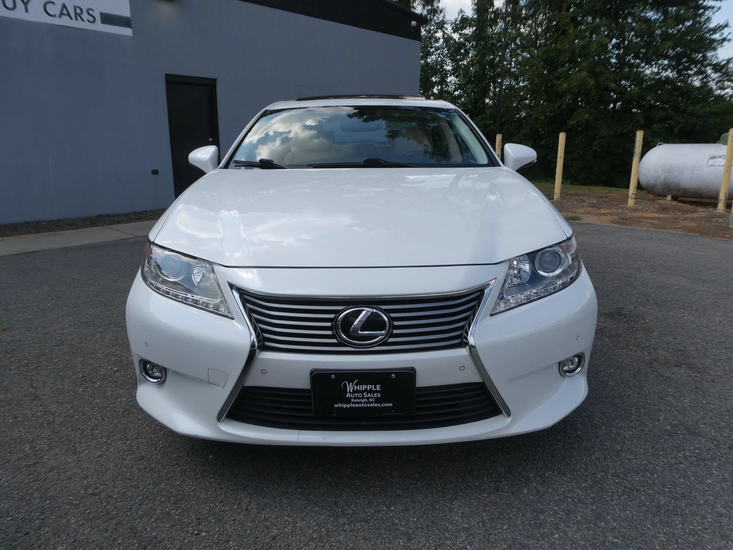Used 2014 Lexus ES 350 w/ Luxury Package FWD image 2
