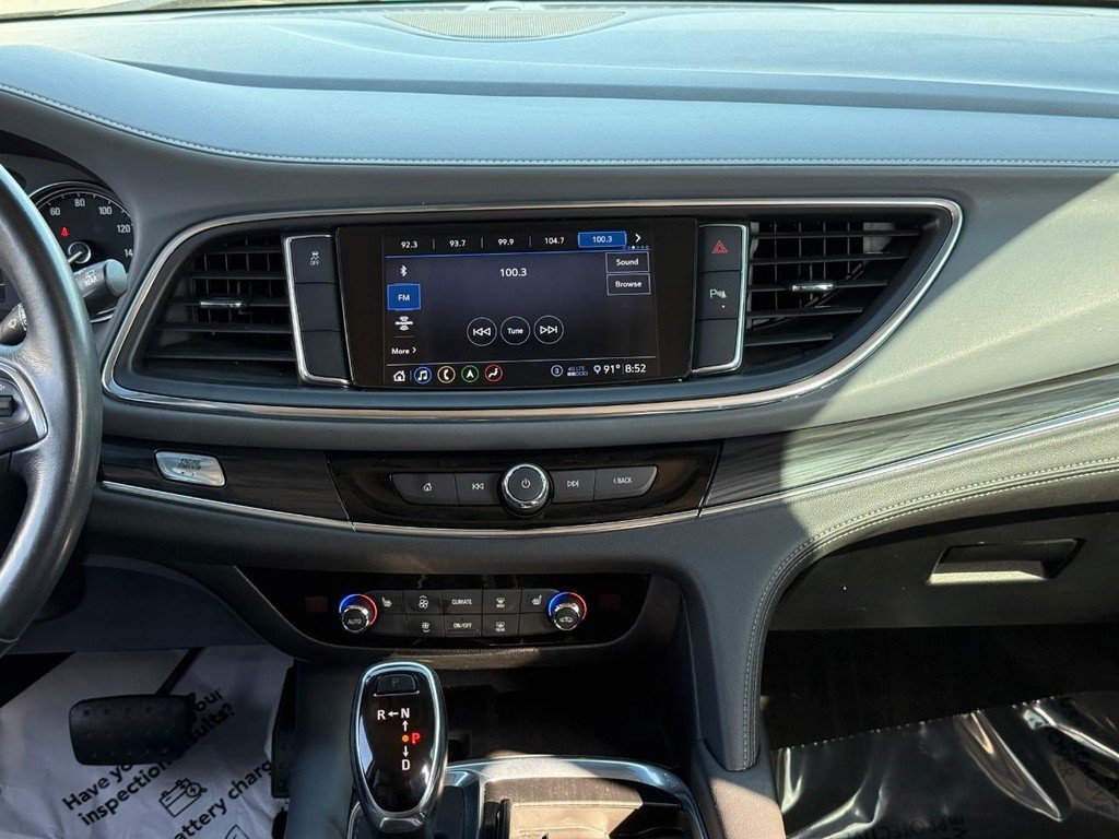 Used 2020 Buick Enclave Essence w/ Sound and Sites Package FWD image 16