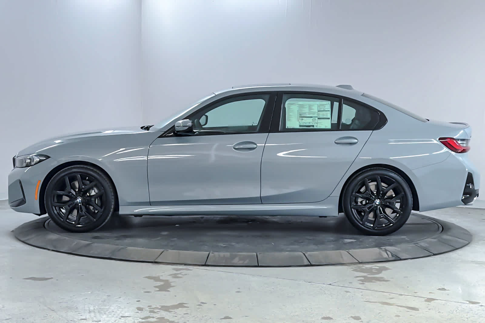 New 2026 BMW 330i xDrive Sedan w/ M Sport Package AWD/4WD image 5