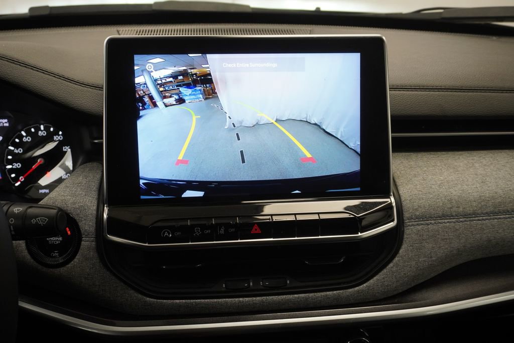 Certified 2023 Jeep Compass Latitude image 32