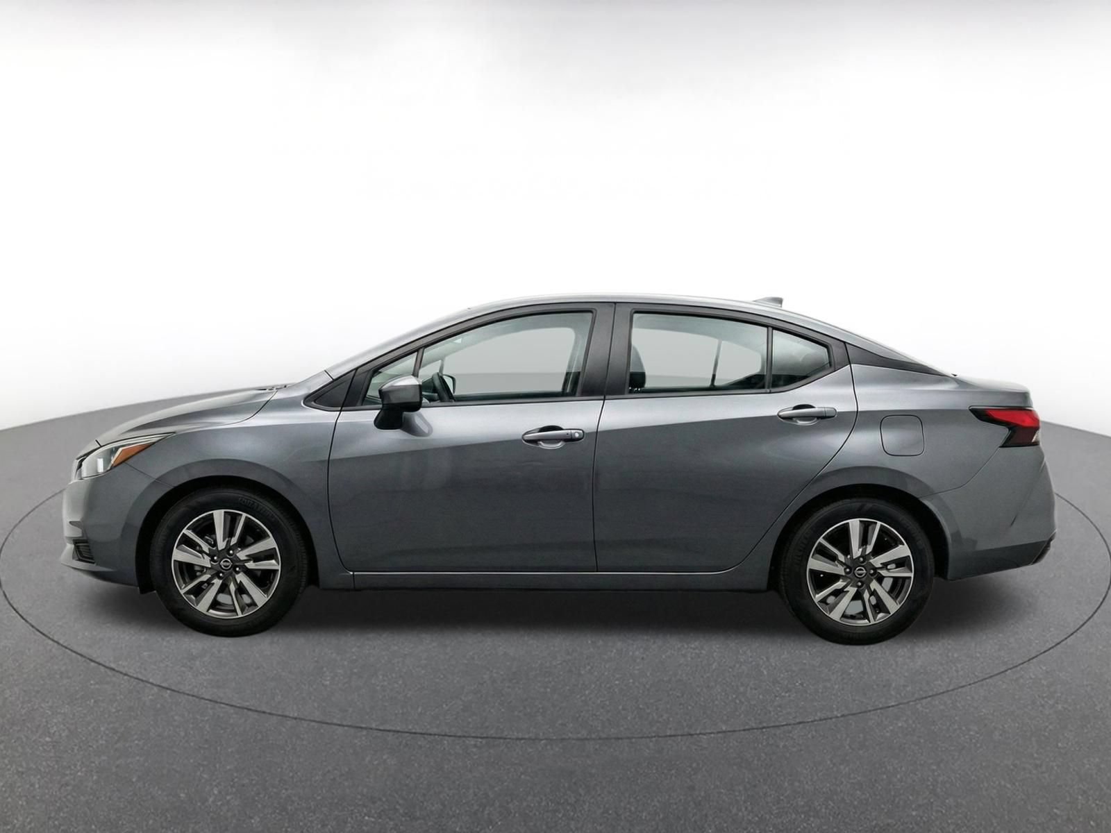 Used 2025 Nissan Versa SV FWD image 4