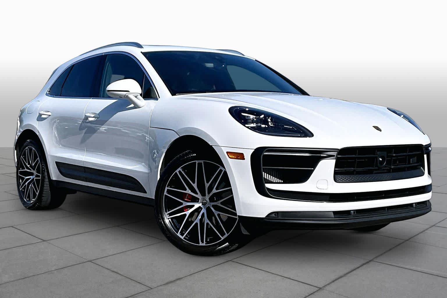 Used 2023 Porsche Macan S AWD/4WD image 2