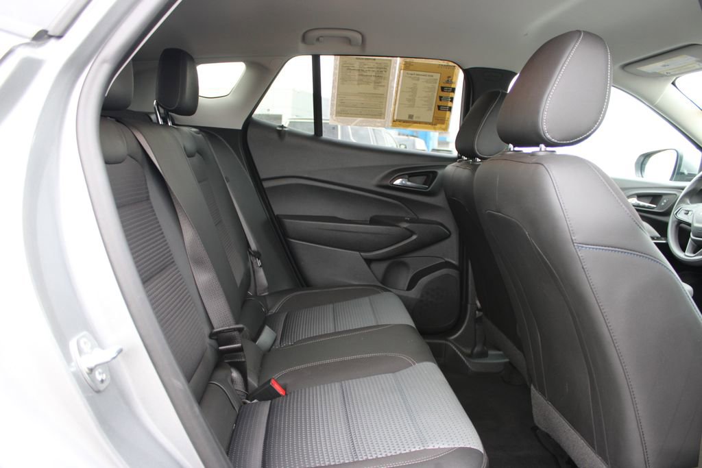Used 2025 Chevrolet Trax LT image 29