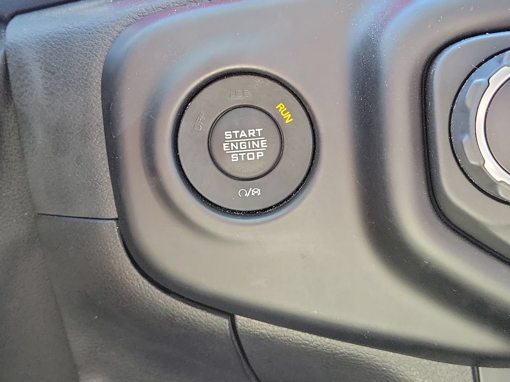Used 2020 Jeep Gladiator Overland AWD/4WD image 23