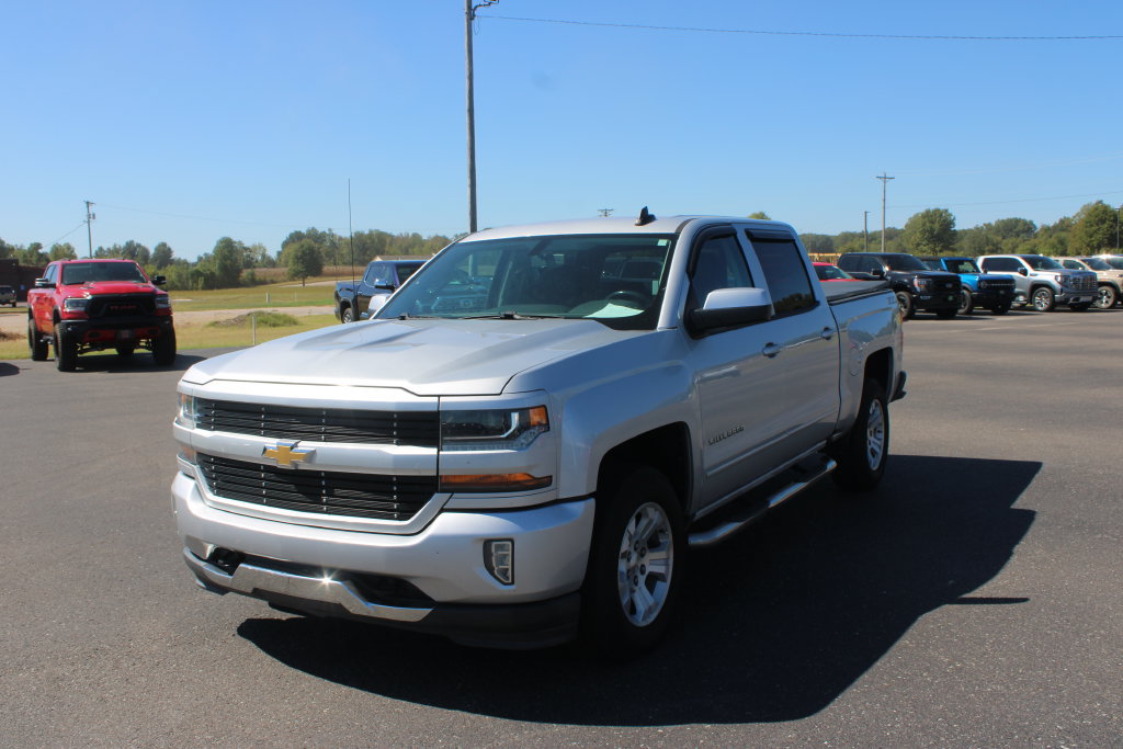 Used 2018 Chevrolet Silverado 1500 LT w/ All Star Edition AWD/4WD image 4