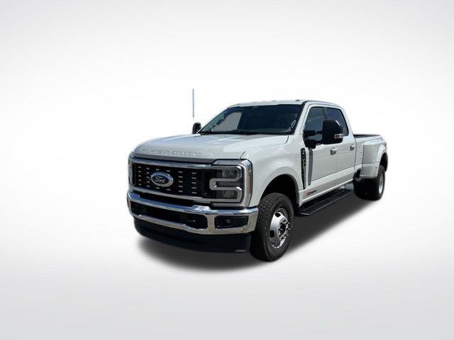 New 2026 Ford F350 XLT w/ XLT Premium Package AWD/4WD image 3