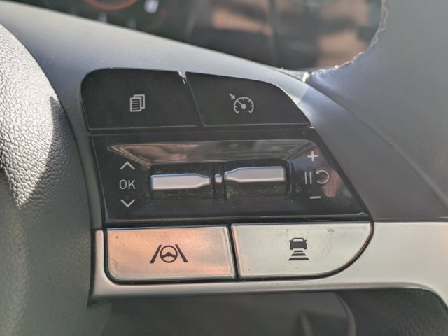 Used 2022 Hyundai Elantra SEL w/ Convenience + Premium Package image 21